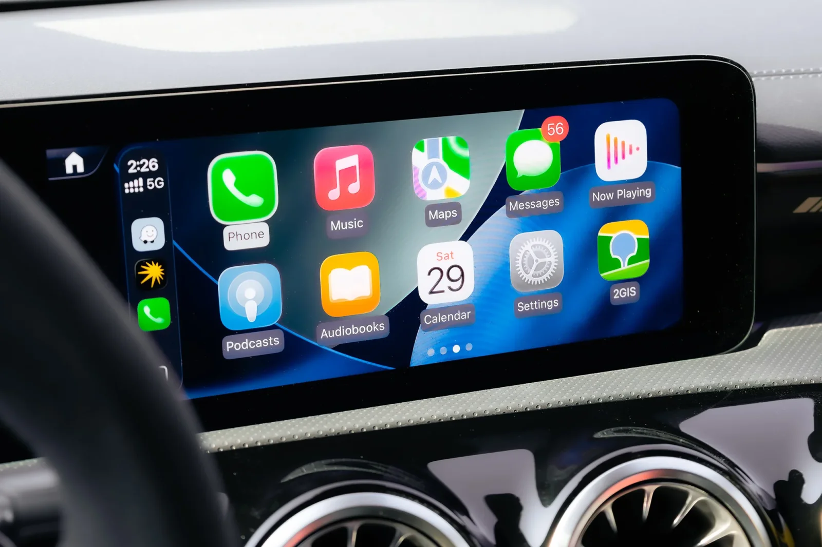 Loyer Mercedes-Benz A-Class 35 AMG Gris 2025 en Dubai - 4 