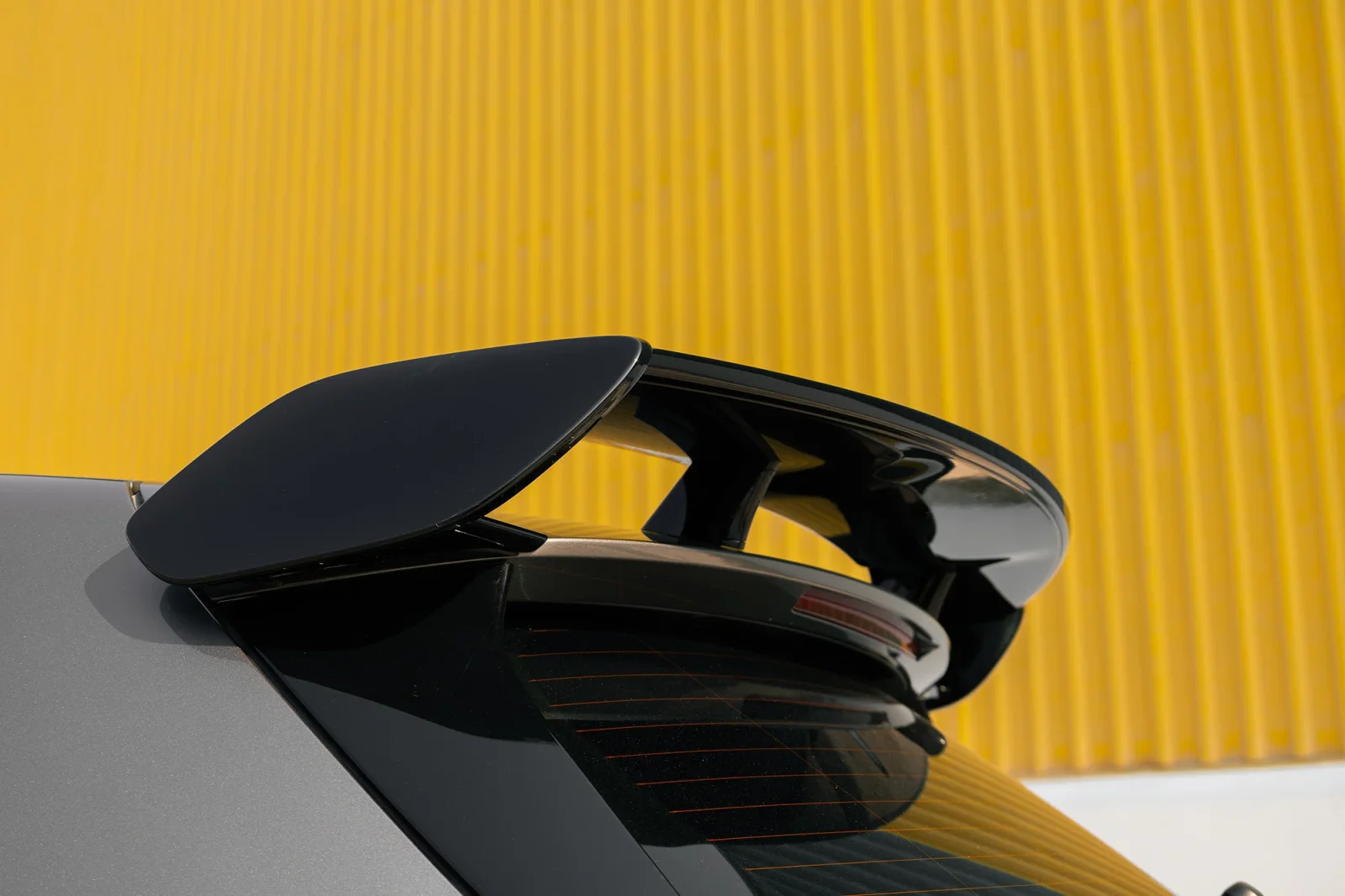 Loyer Mercedes-Benz A-Class 35 AMG Gris 2025 en Dubai - 15 