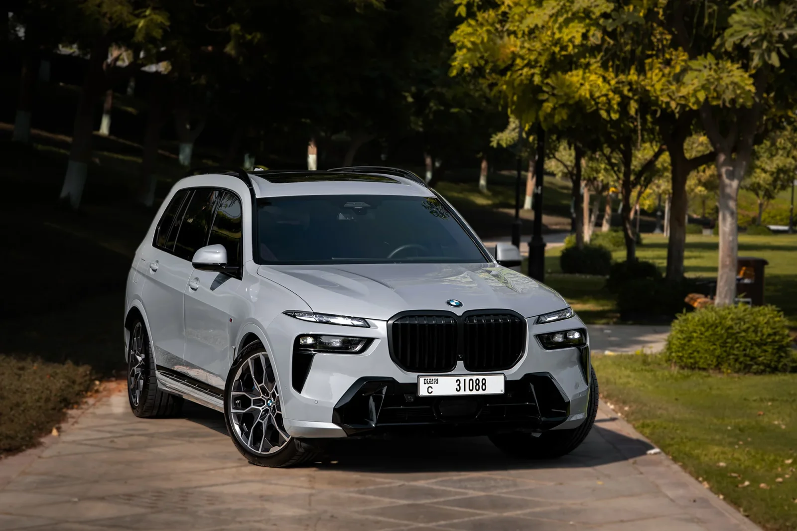Аренда BMW X7 40i Серый 2025 в Дубае - 11 