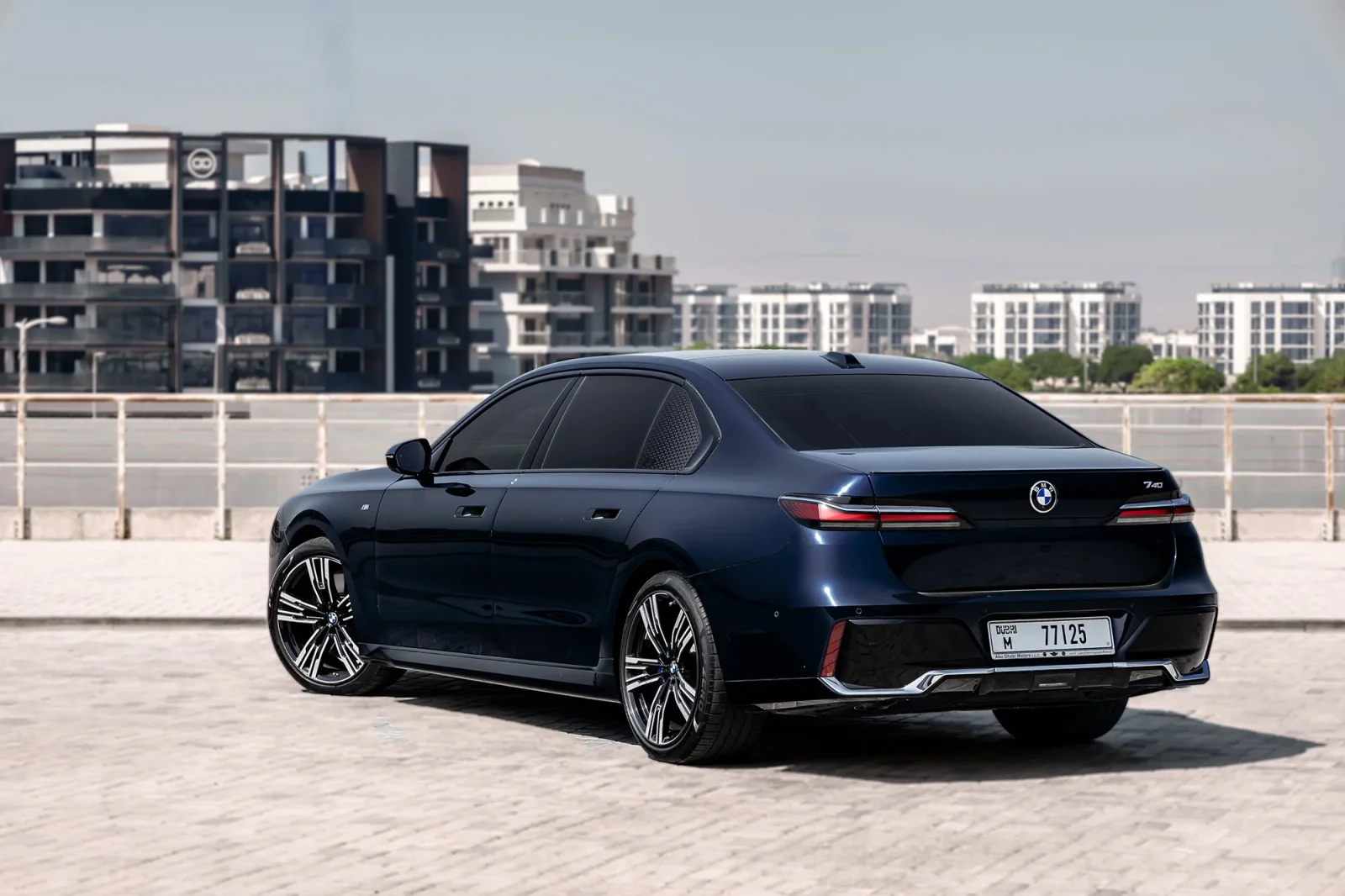 Loyer BMW 7-Series 740i Bleu 2023 en Dubai - 10 