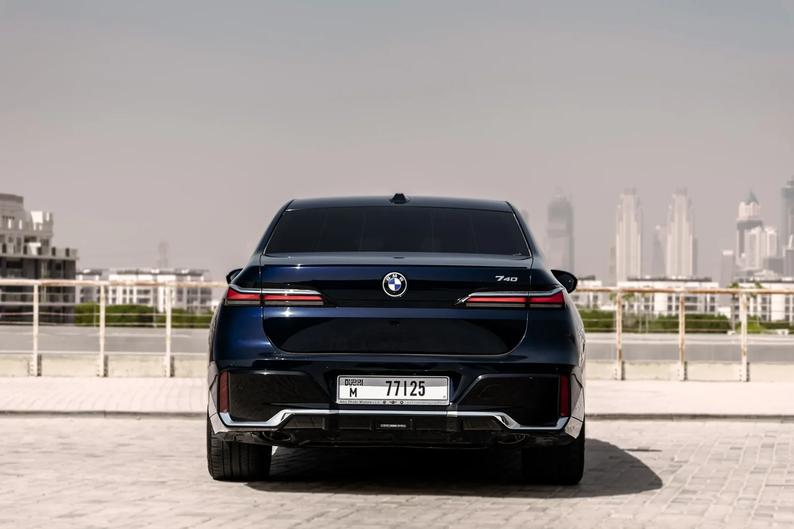 Loyer BMW 7-Series 740i Bleu 2023 en Dubai - 12 