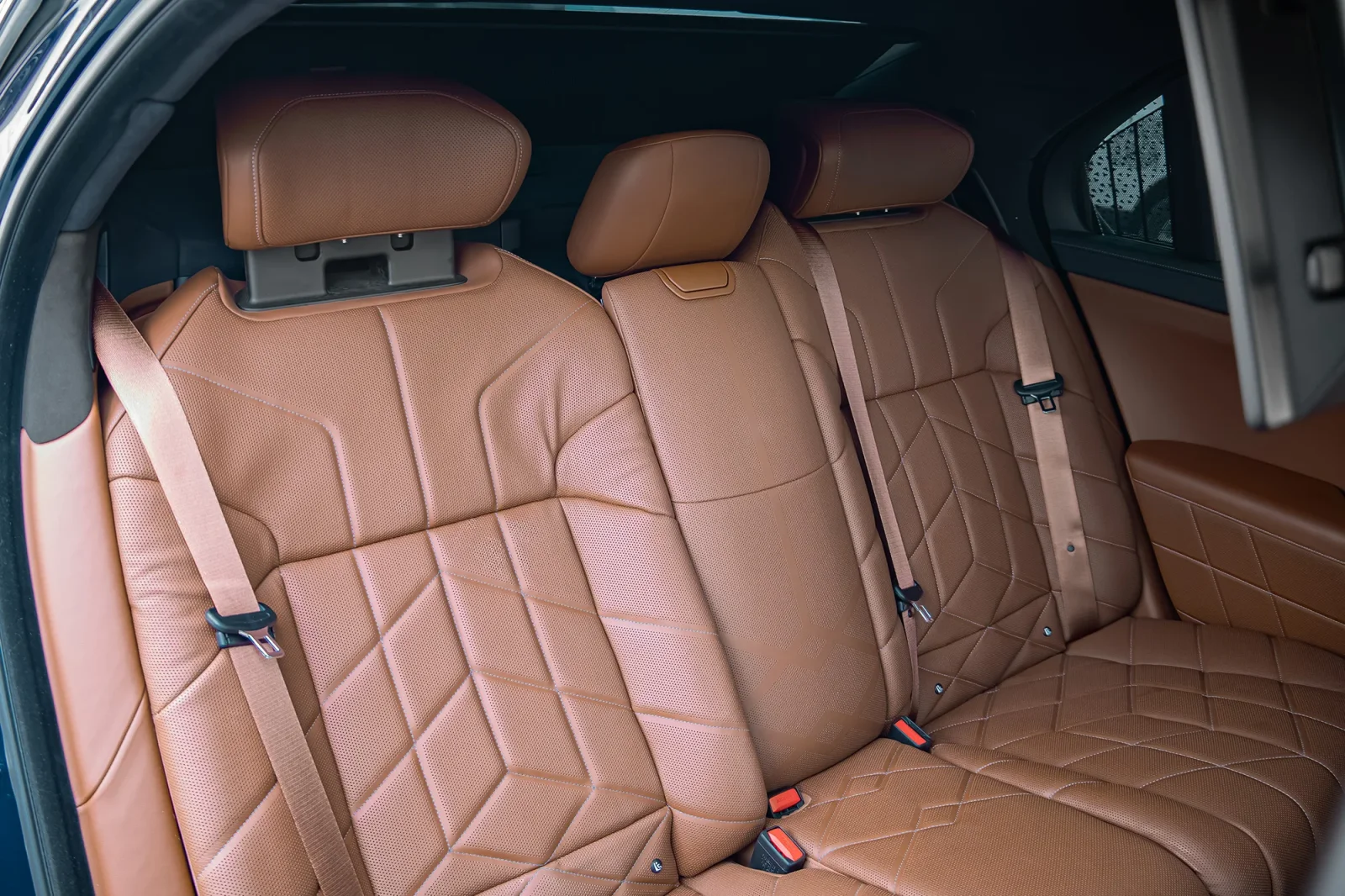 Loyer BMW 7-Series 740i Bleu 2023 en Dubai - 6 