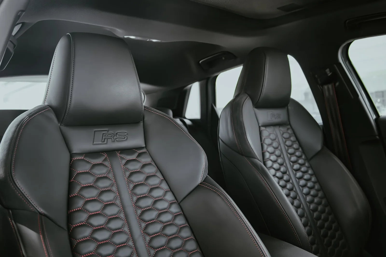 Kiralık Audi RS3  Gri 2024 içinde Dubai - 10 