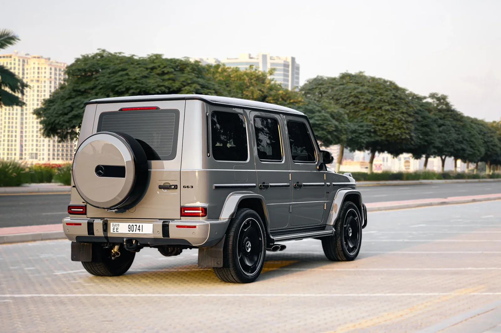 Kiralık Mercedes-Benz G-Class G63 AMG Gri 2023 içinde Dubai - 8 