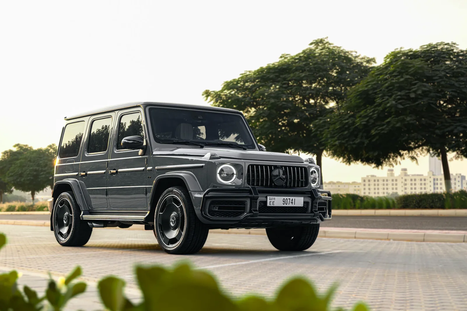 Kiralık Mercedes-Benz G-Class G63 AMG Gri 2023 içinde Dubai - 2 