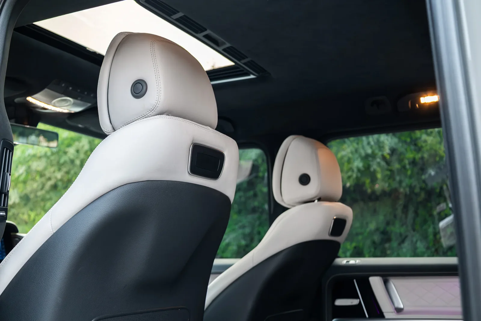 Kiralık Mercedes-Benz G-Class G63 AMG Gri 2023 içinde Dubai - 5 