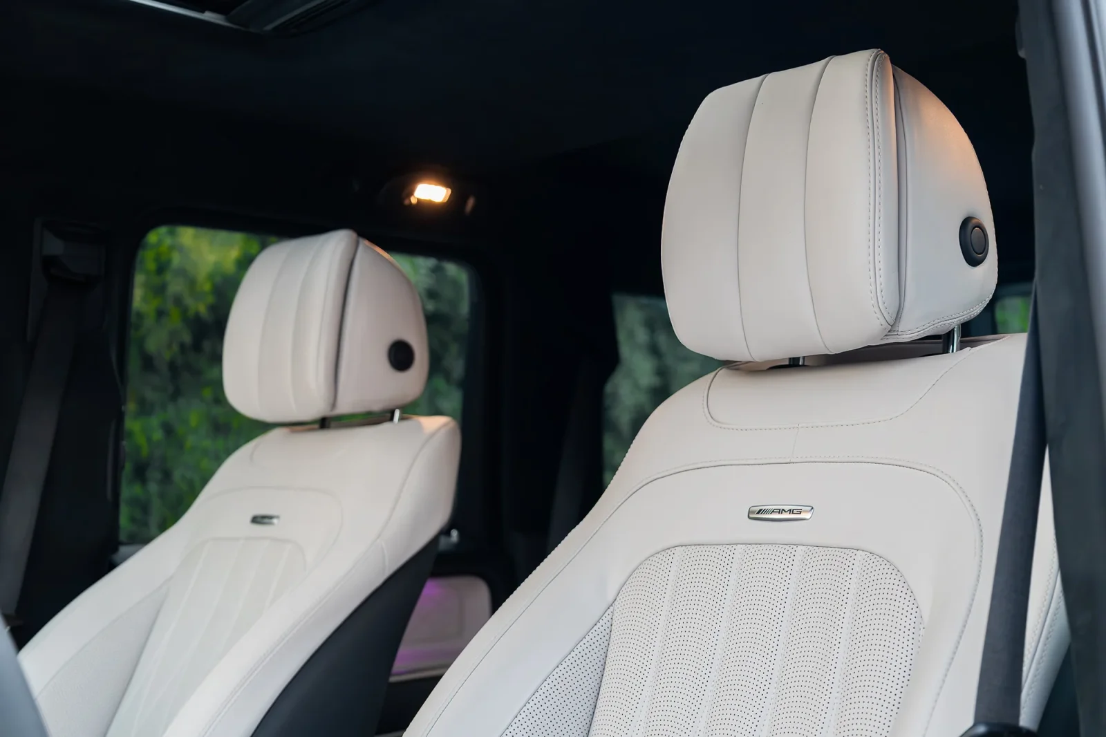 Kiralık Mercedes-Benz G-Class G63 AMG Gri 2023 içinde Dubai - 11 