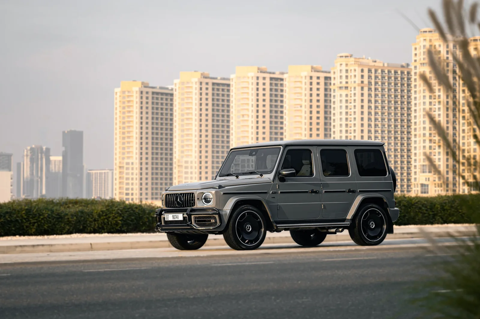 Kiralık Mercedes-Benz G-Class G63 AMG Gri 2023 içinde Dubai