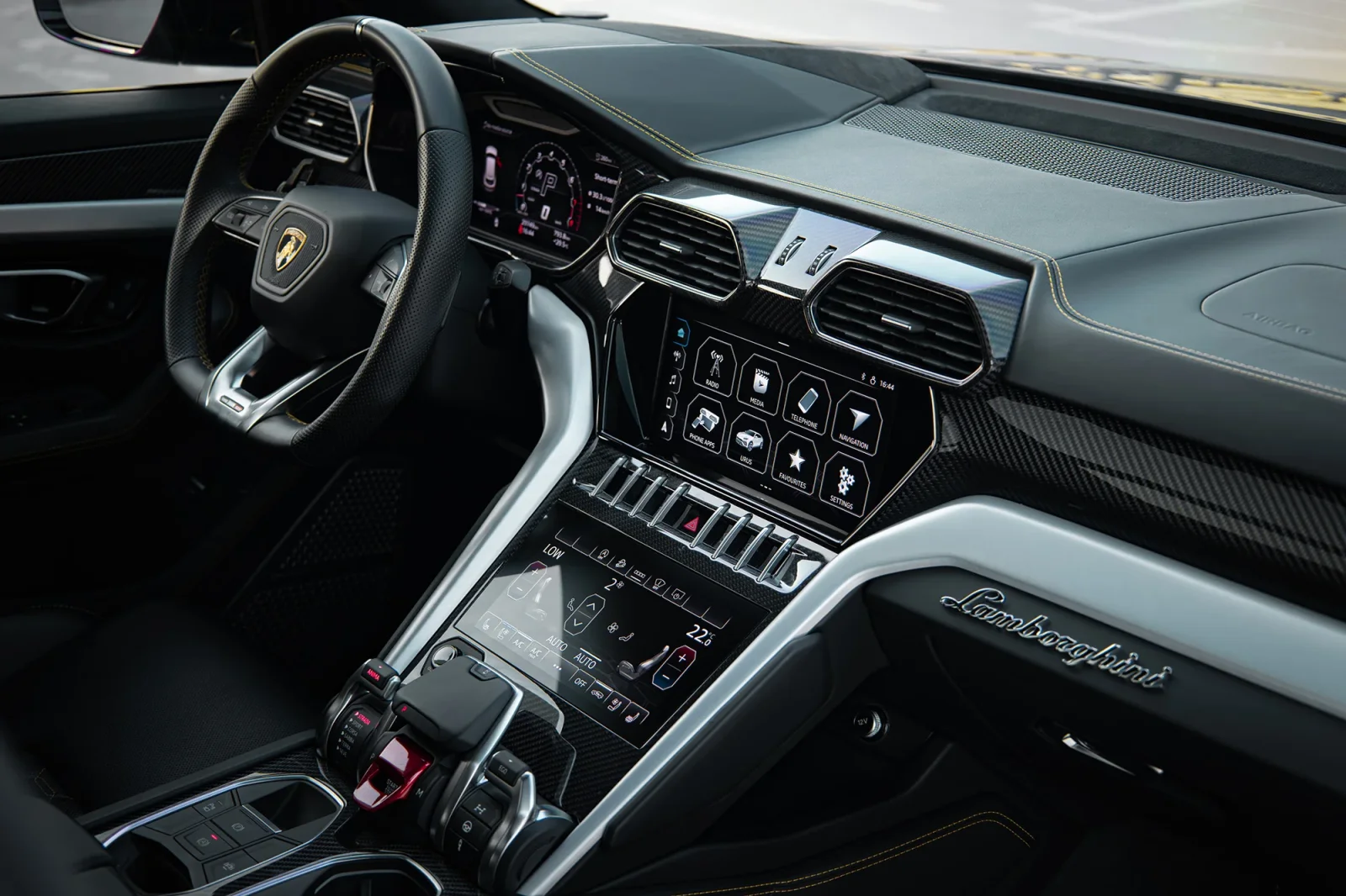 Аренда Lamborghini Urus  Черный 2022 в Дубае - 5 