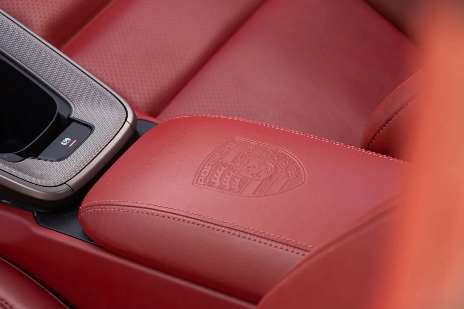 Huren Porsche 911  Wit 2023 in Dubai - 5 