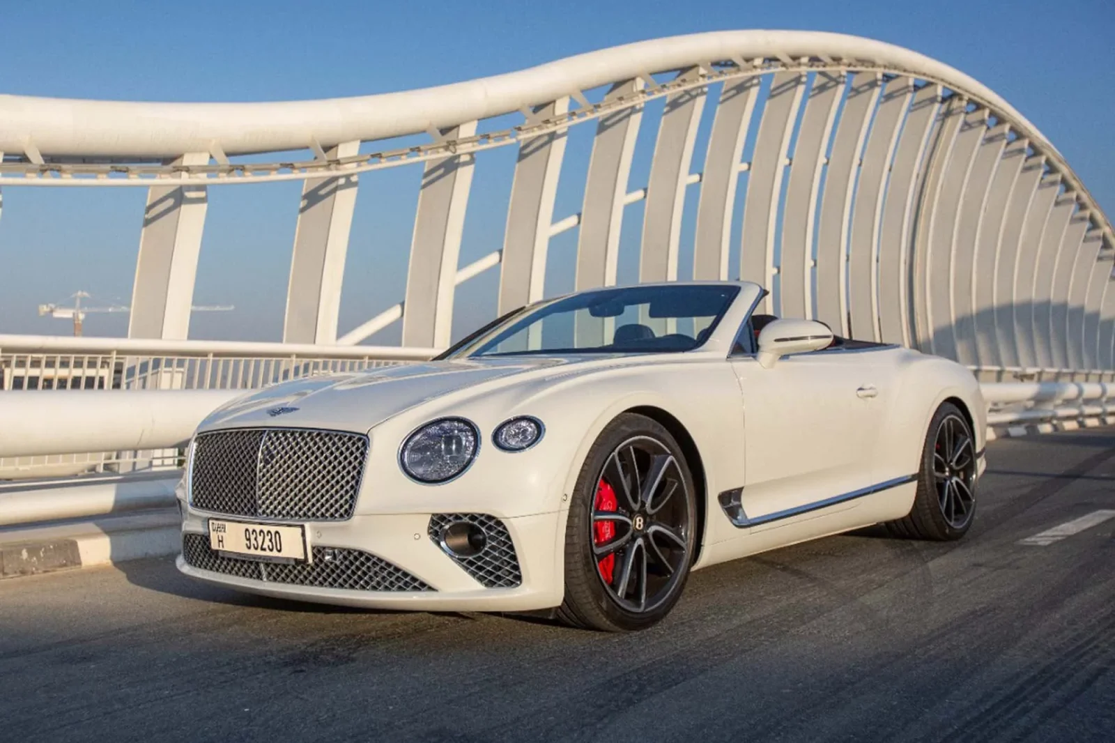 Miete Bentley Continental GT Convertible Weiß 2019 in der Dubai