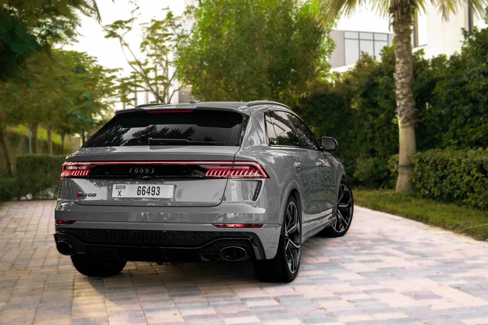 Affitto Audi RS Q8  Grigio 2023 in Dubai - 12 
