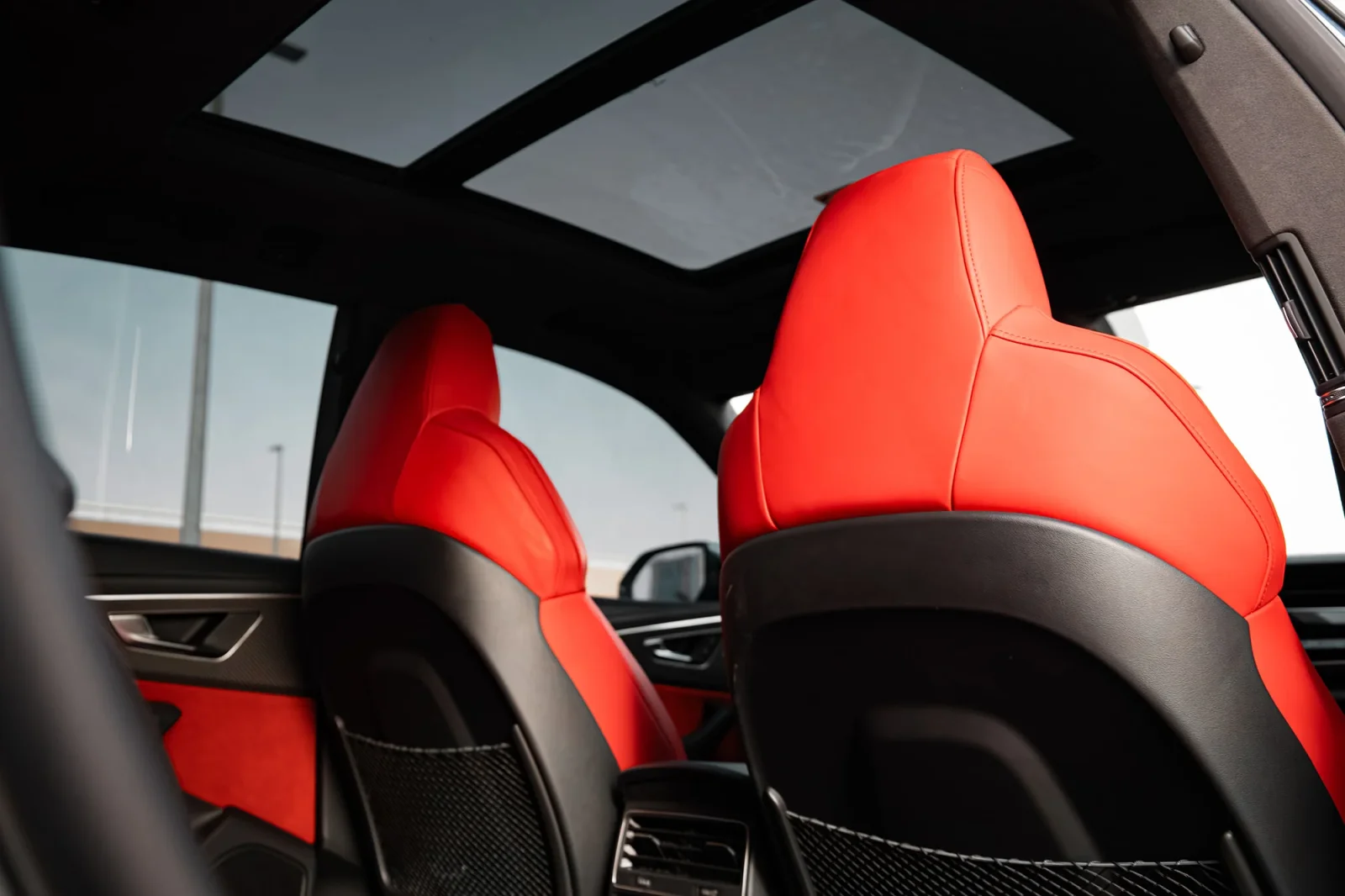 Affitto Audi RS Q8  Grigio 2023 in Dubai - 9 