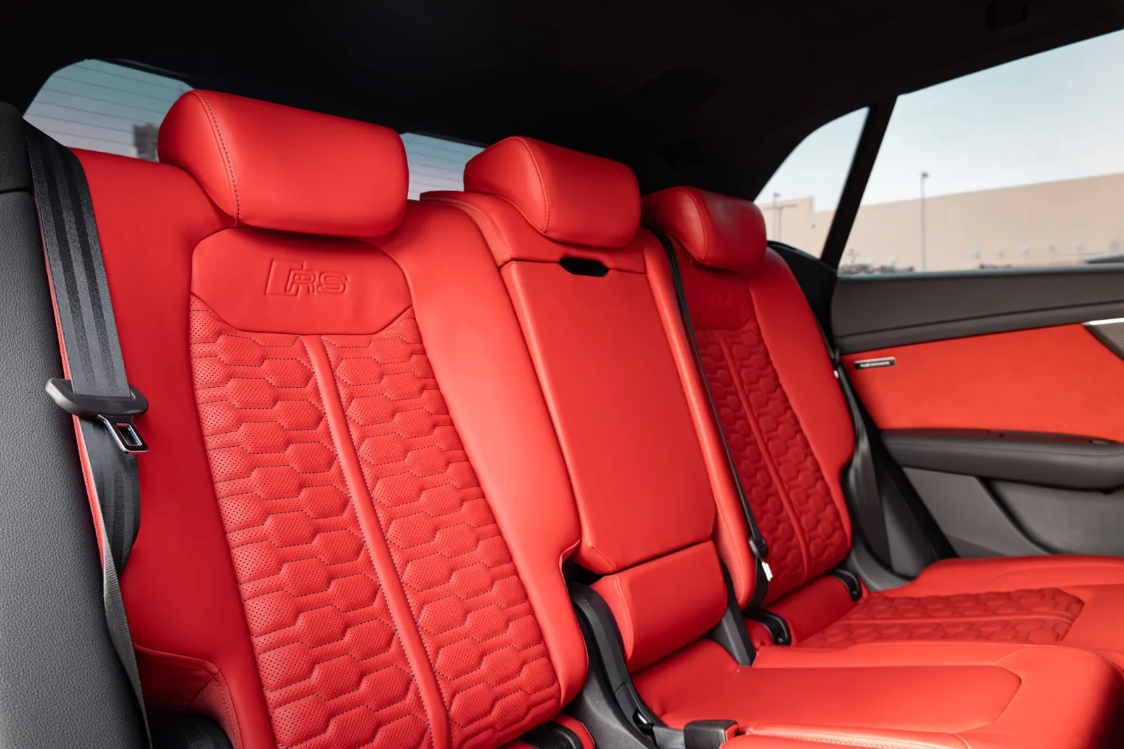 Affitto Audi RS Q8  Grigio 2023 in Dubai - 8 