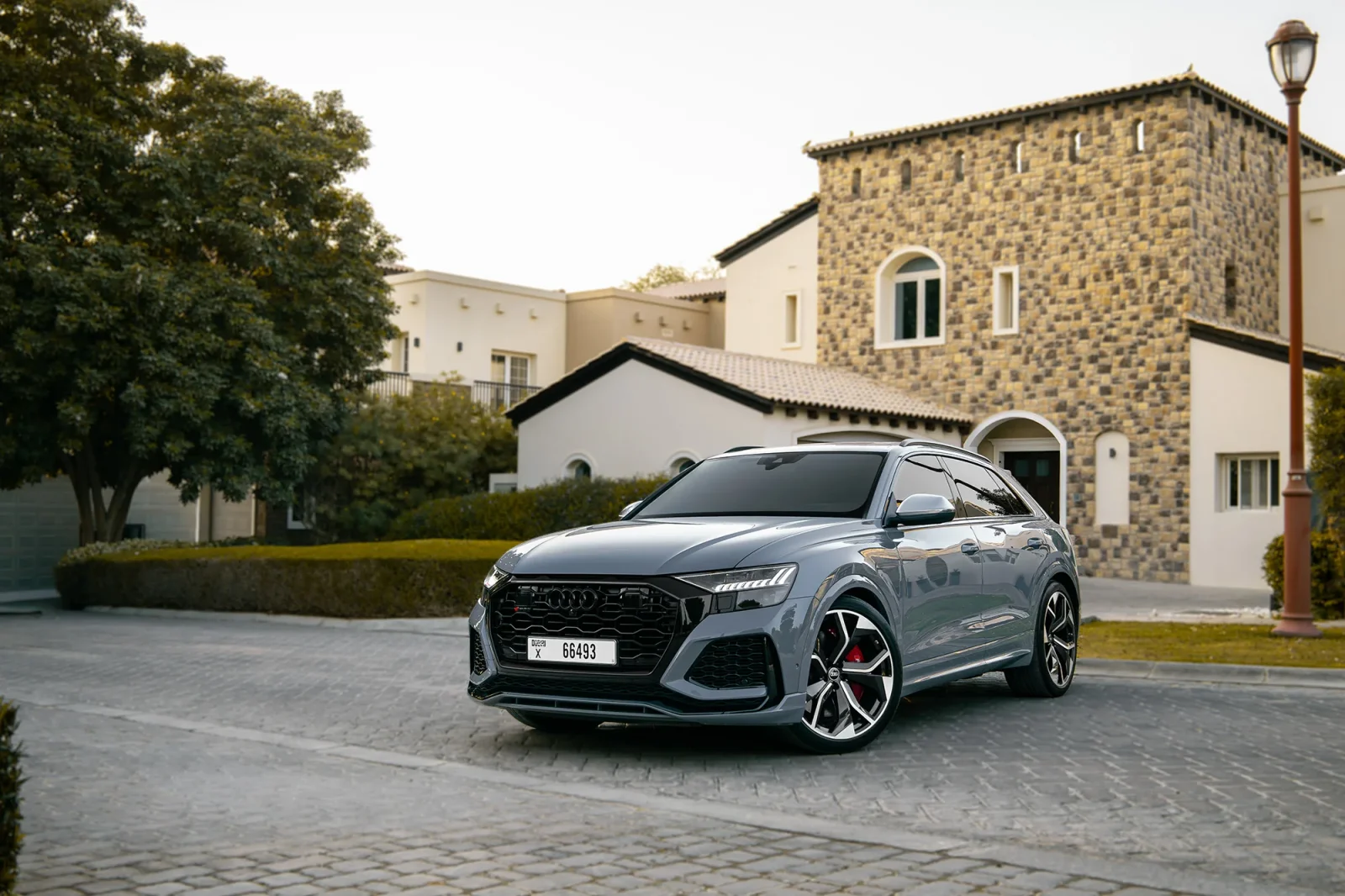 Affitto Audi RS Q8  Grigio 2023 in Dubai