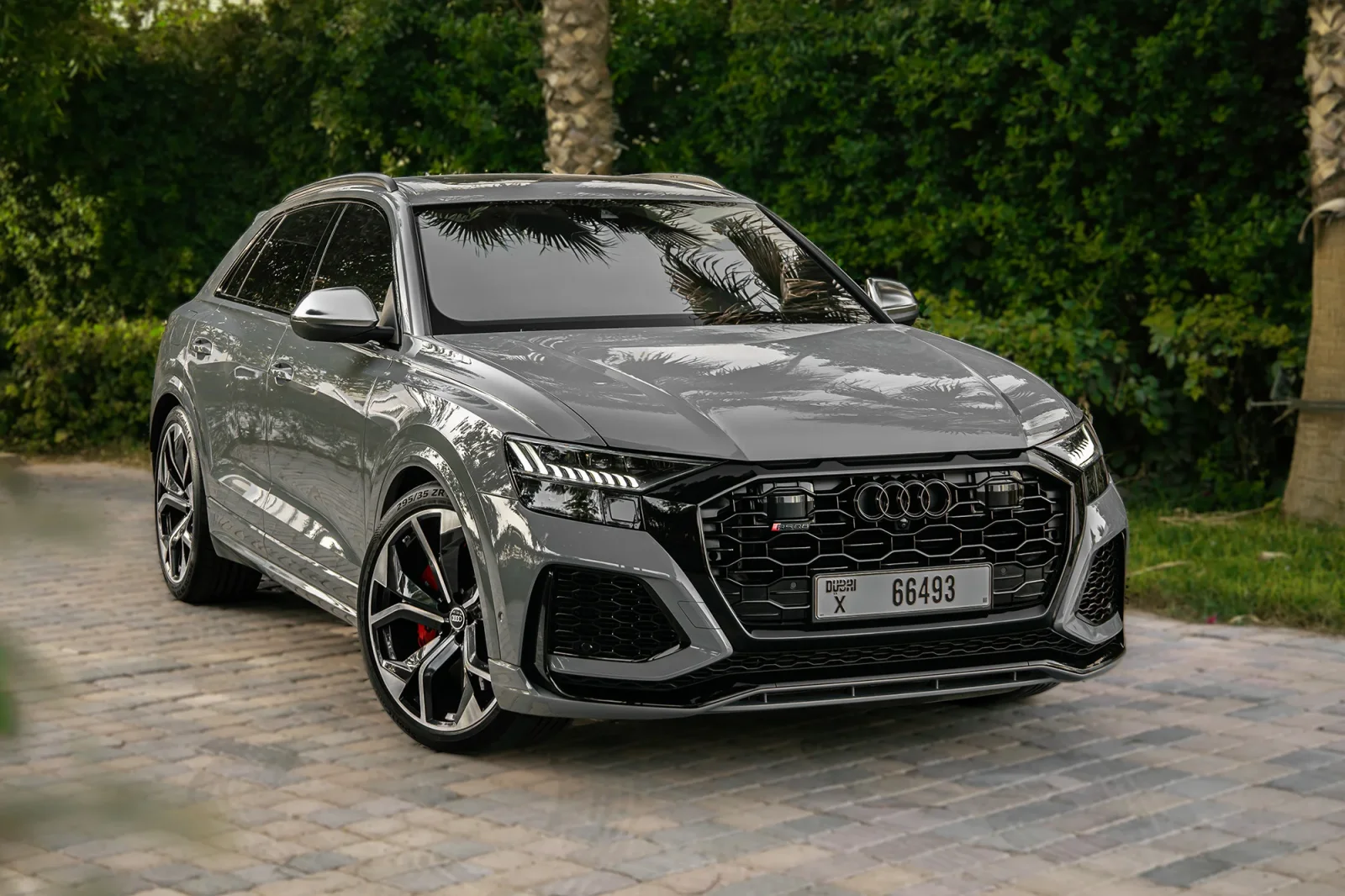 Affitto Audi RS Q8  Grigio 2023 in Dubai - 11 