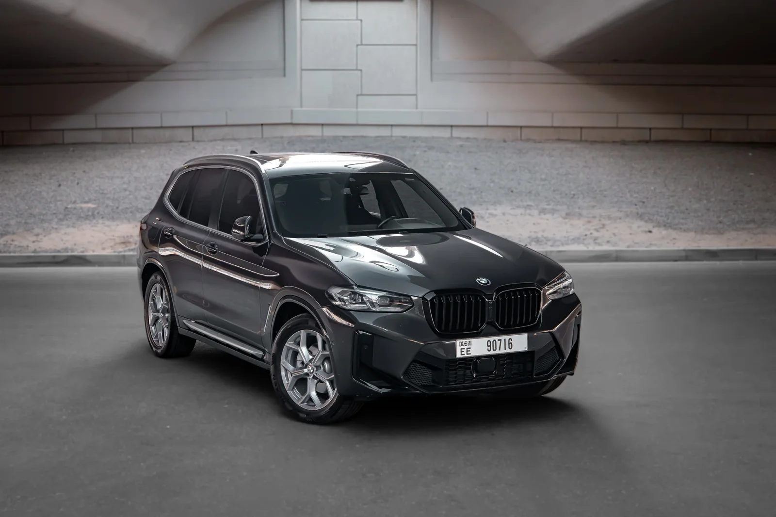 Kiralık BMW X3  Gri 2024 içinde Dubai