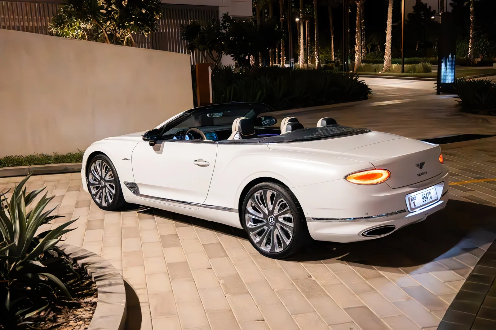 Alquiler Bentley Continental GT Mulliner  Blanco 2022 en Dubái - 12 