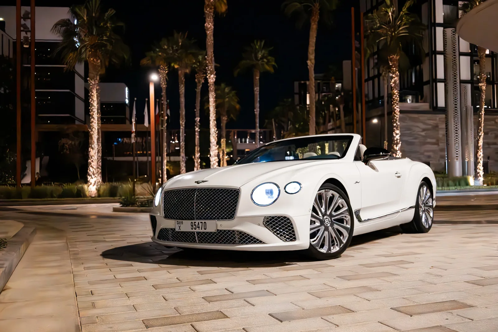 Alquiler Bentley Continental GT Mulliner  Blanco 2022 en Dubái - 13 