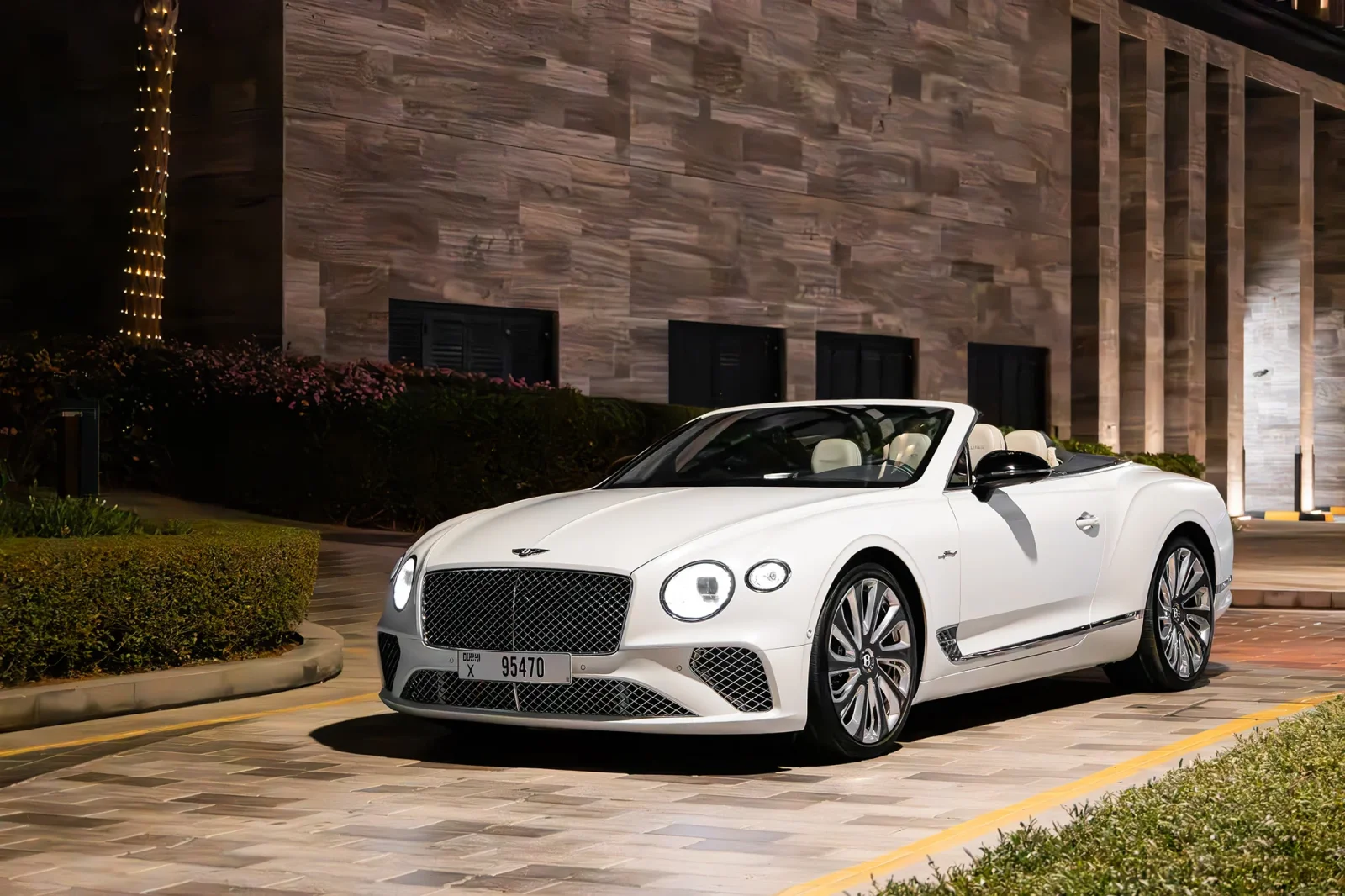 Alquiler Bentley Continental GT Mulliner  Blanco 2022 en Dubái - 11 