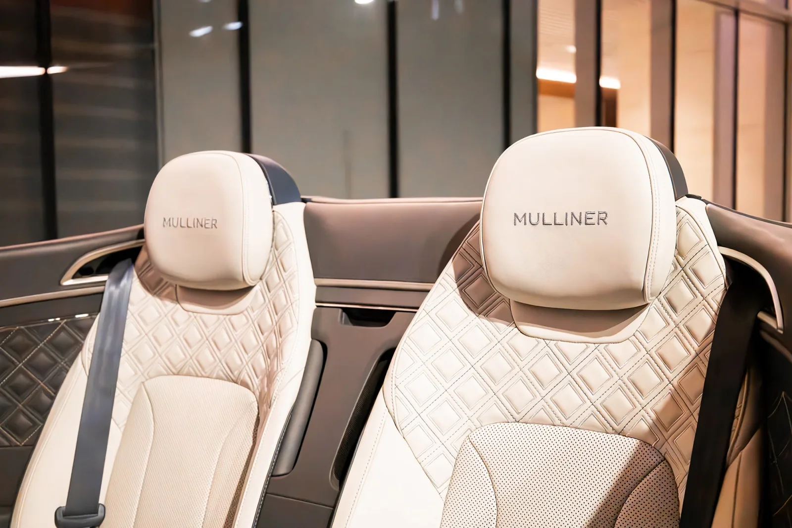 Alquiler Bentley Continental GT Mulliner  Blanco 2022 en Dubái - 8 