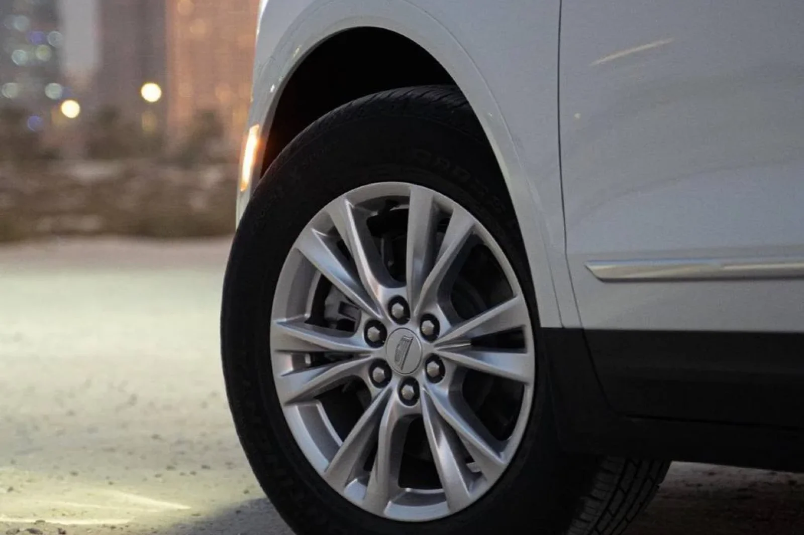 Аренда Cadillac XT5  Белый 2022 в Дубае - 3 