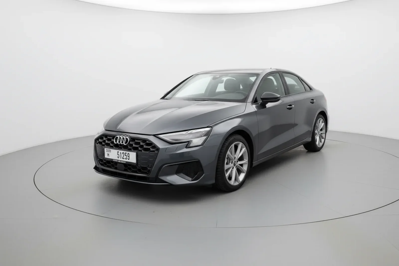 Kiralık Audi A3  Gri 2025 içinde Dubai