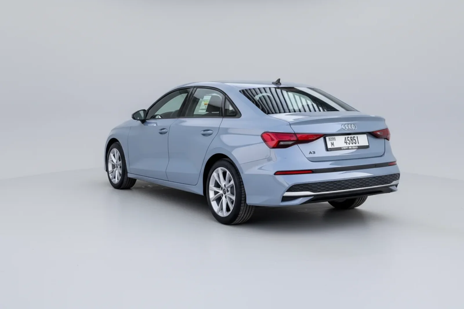 Kiralık Audi A3  Gri 2025 içinde Dubai - 6 