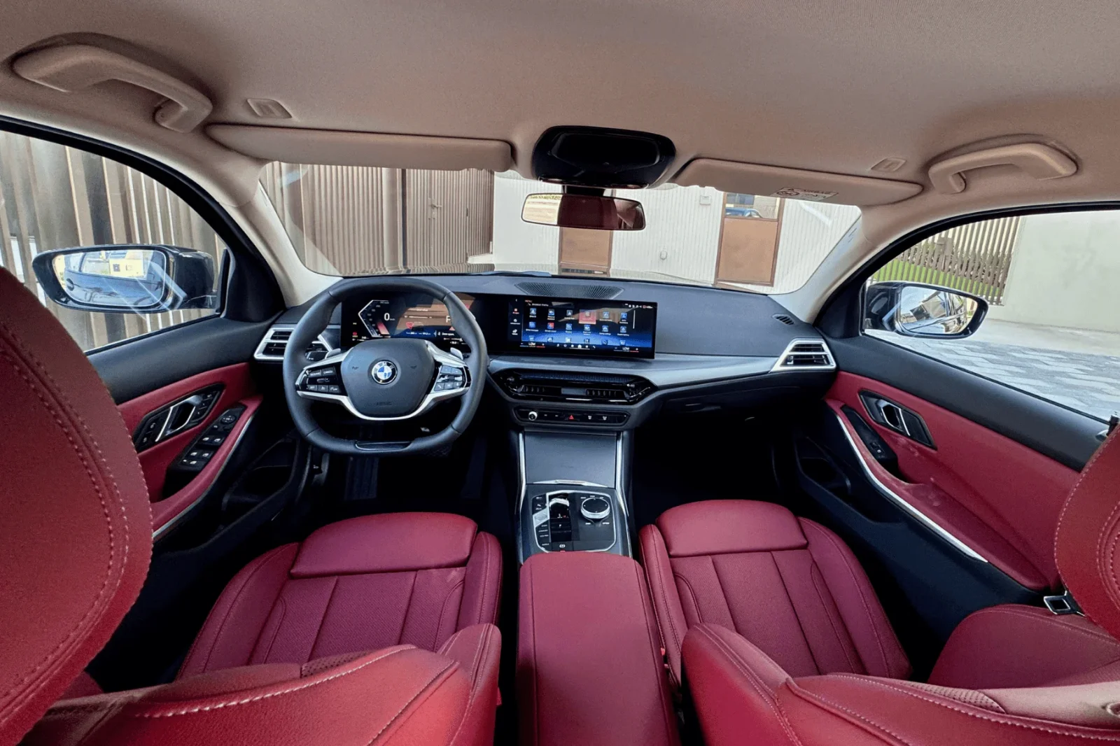 Affitto BMW 3-Series 318 Nero 2025 in Dubai - 3 