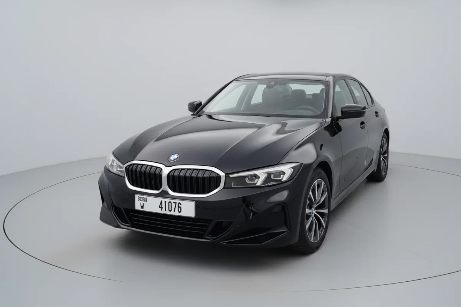 Affitto BMW 3-Series 318 Nero 2025 in Dubai