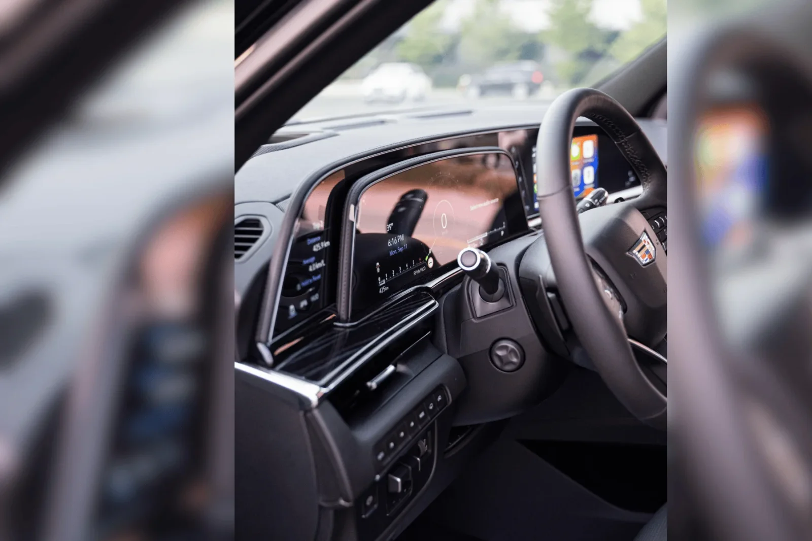 Miete Cadillac Escalade  Schwarz 2023 in der Dubai - 2 