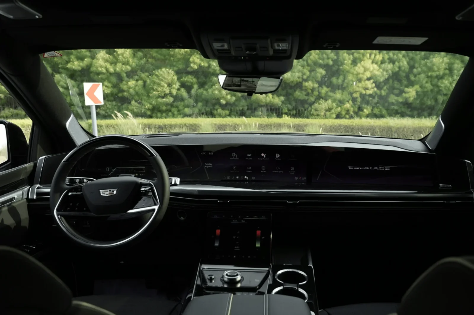 Affitto Cadillac Escalade  Nero 2025 in Dubai - 4 