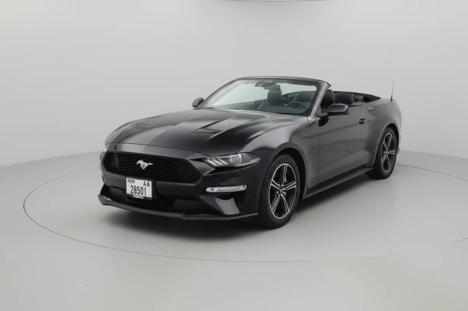 Alquiler Ford Mustang  Negro 2024 en Dubái