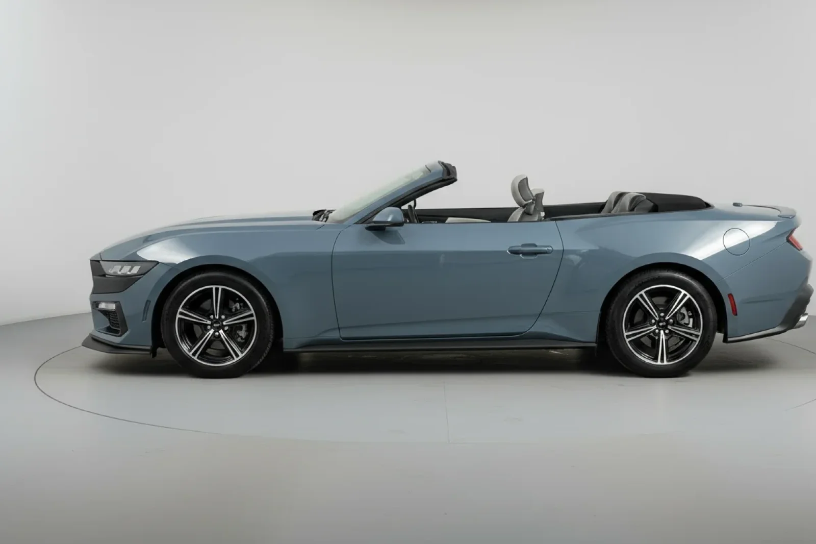 Alquiler Ford Mustang  Azul 2024 en Dubái - 4 