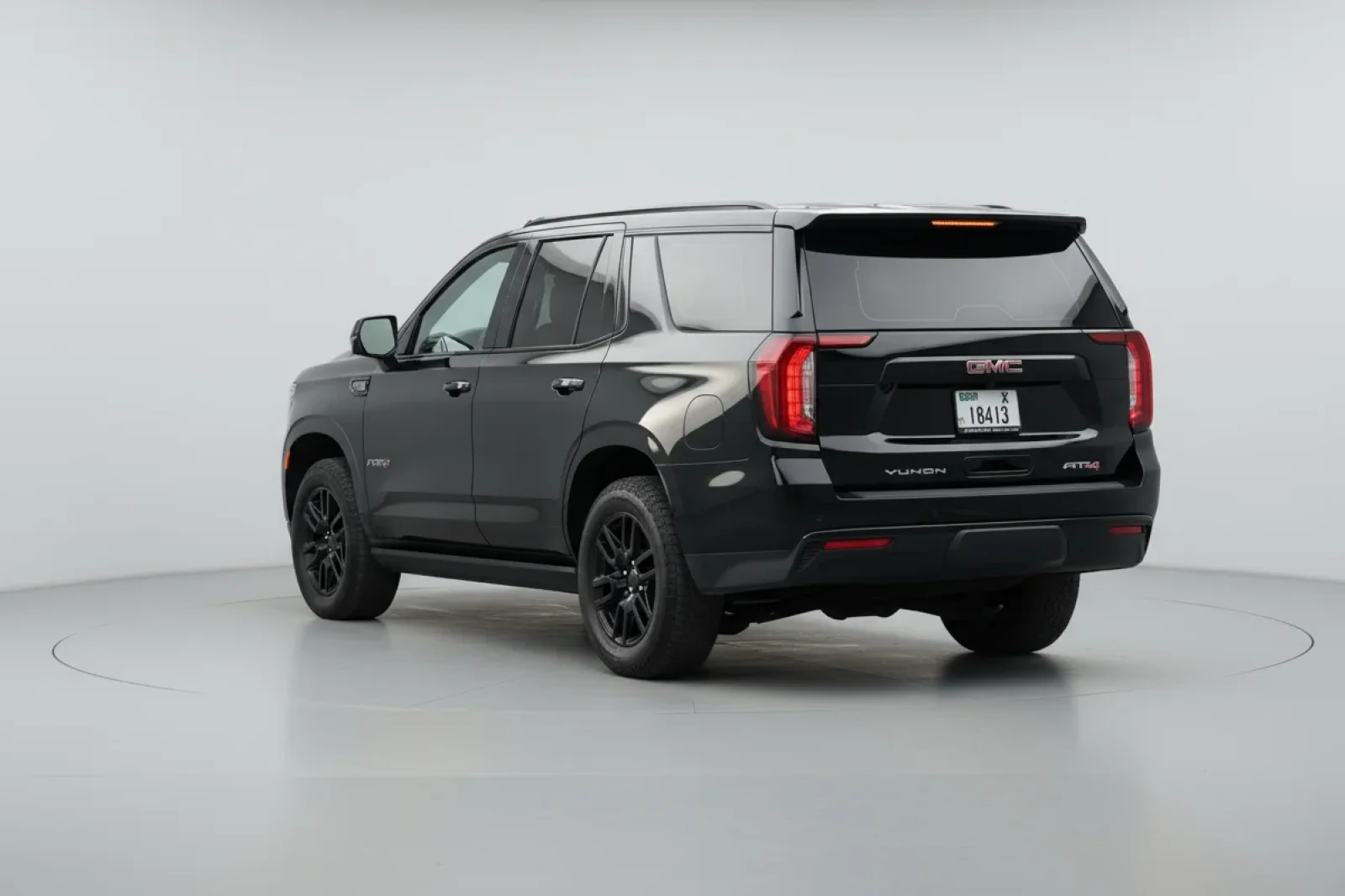 Loyer GMC Yukon AT4 Noir 2023 en Dubai - 8 