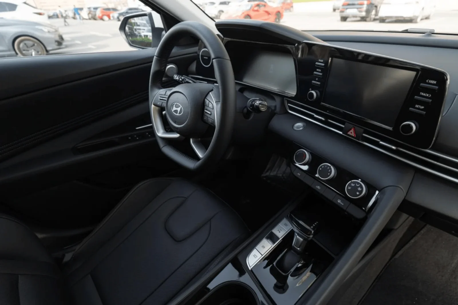 Loyer Hyundai Elantra  Blanc 2025 en Dubai - 4 