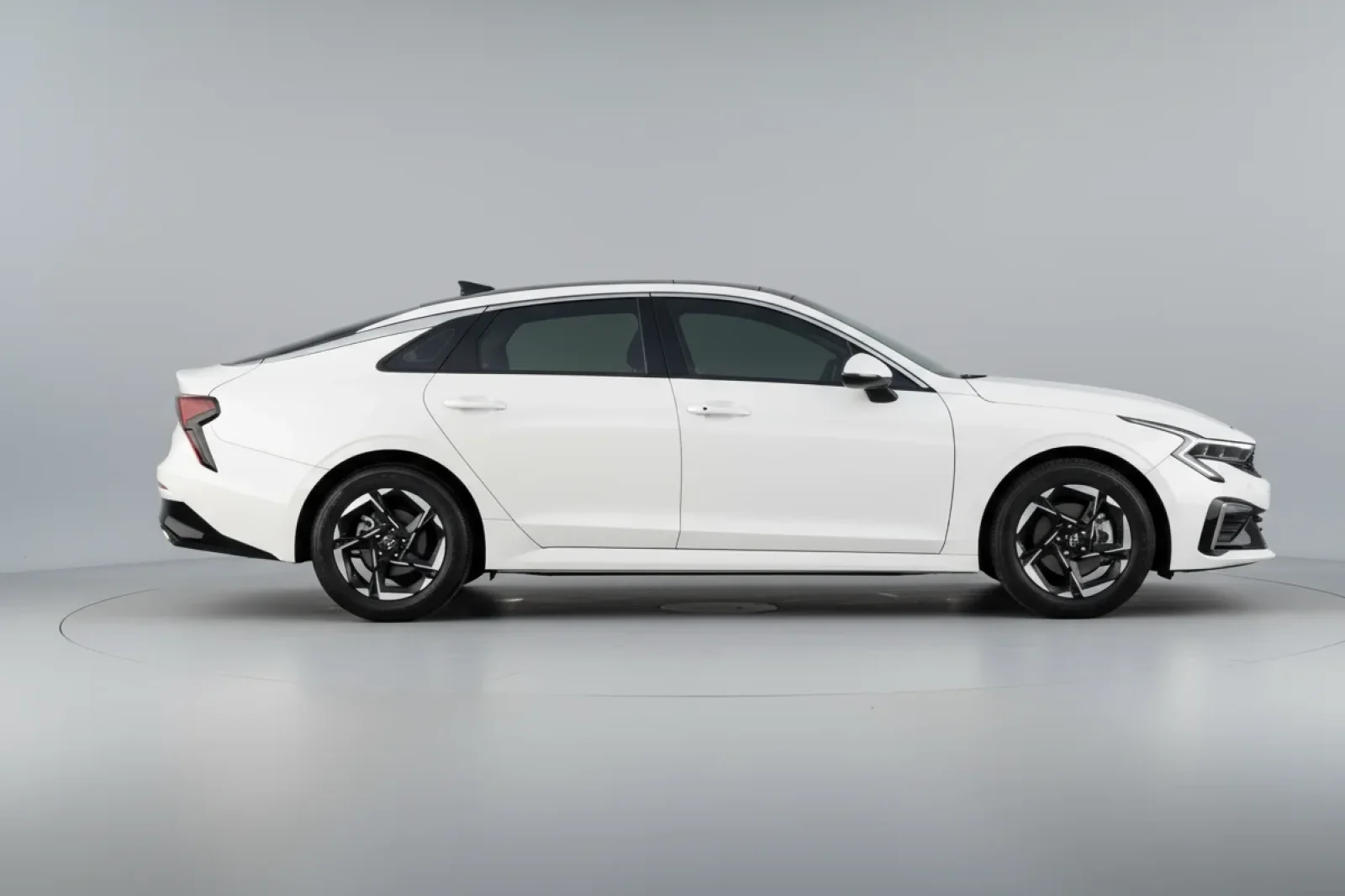 Аренда Kia K5  Белый 2024 в Дубае - 2 