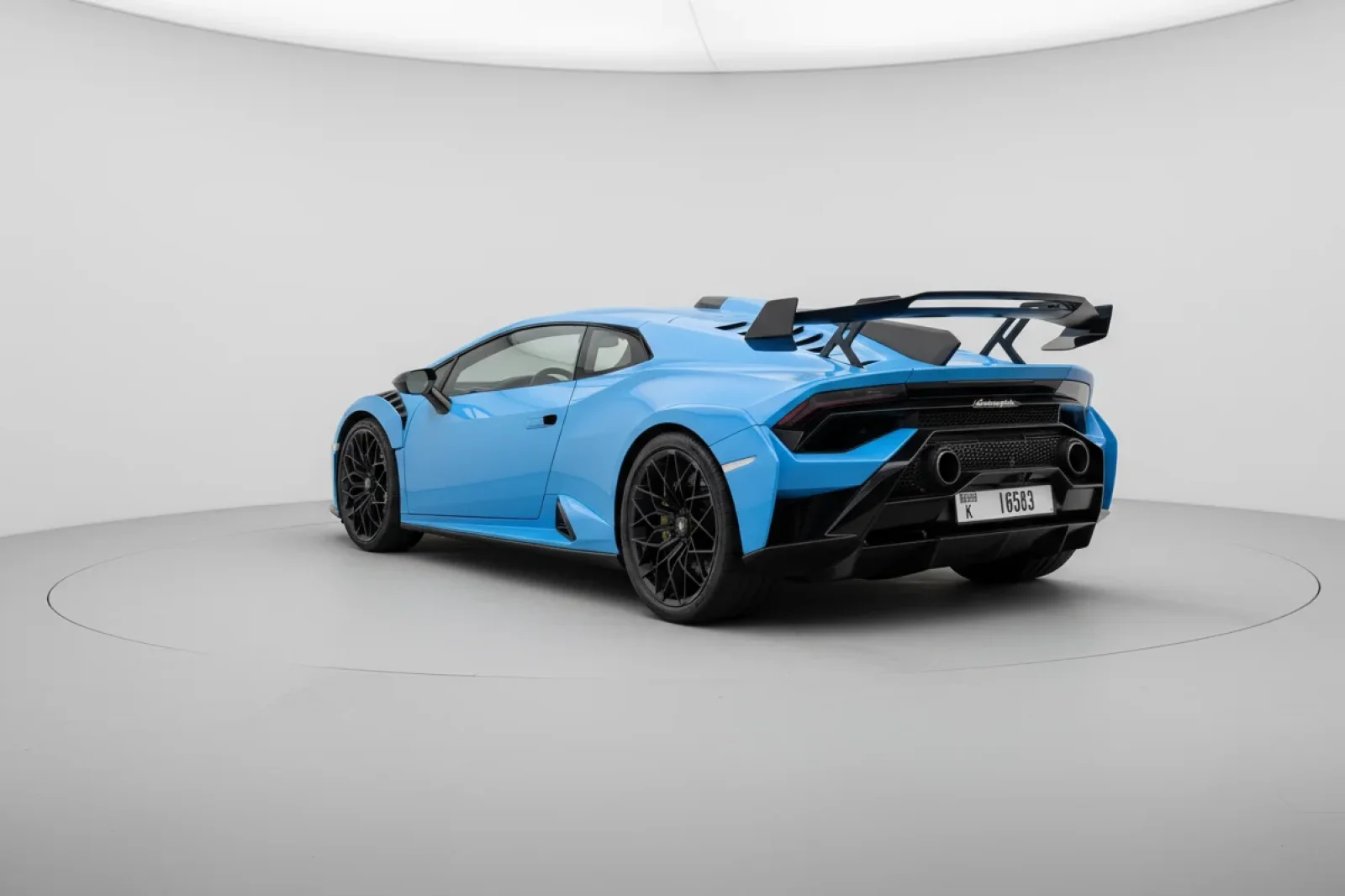 Miete Lamborghini Huracan STO Blau 2024 in der Dubai - 7 