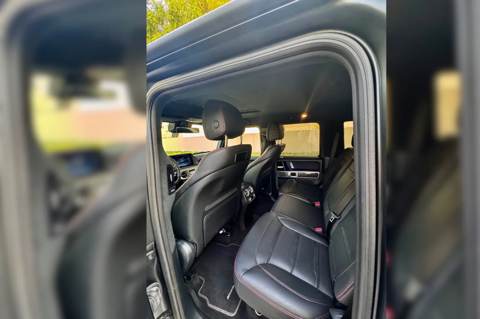 Loyer Mercedes-Benz G-Class 63 AMG Noir 2024 en Dubai - 4 