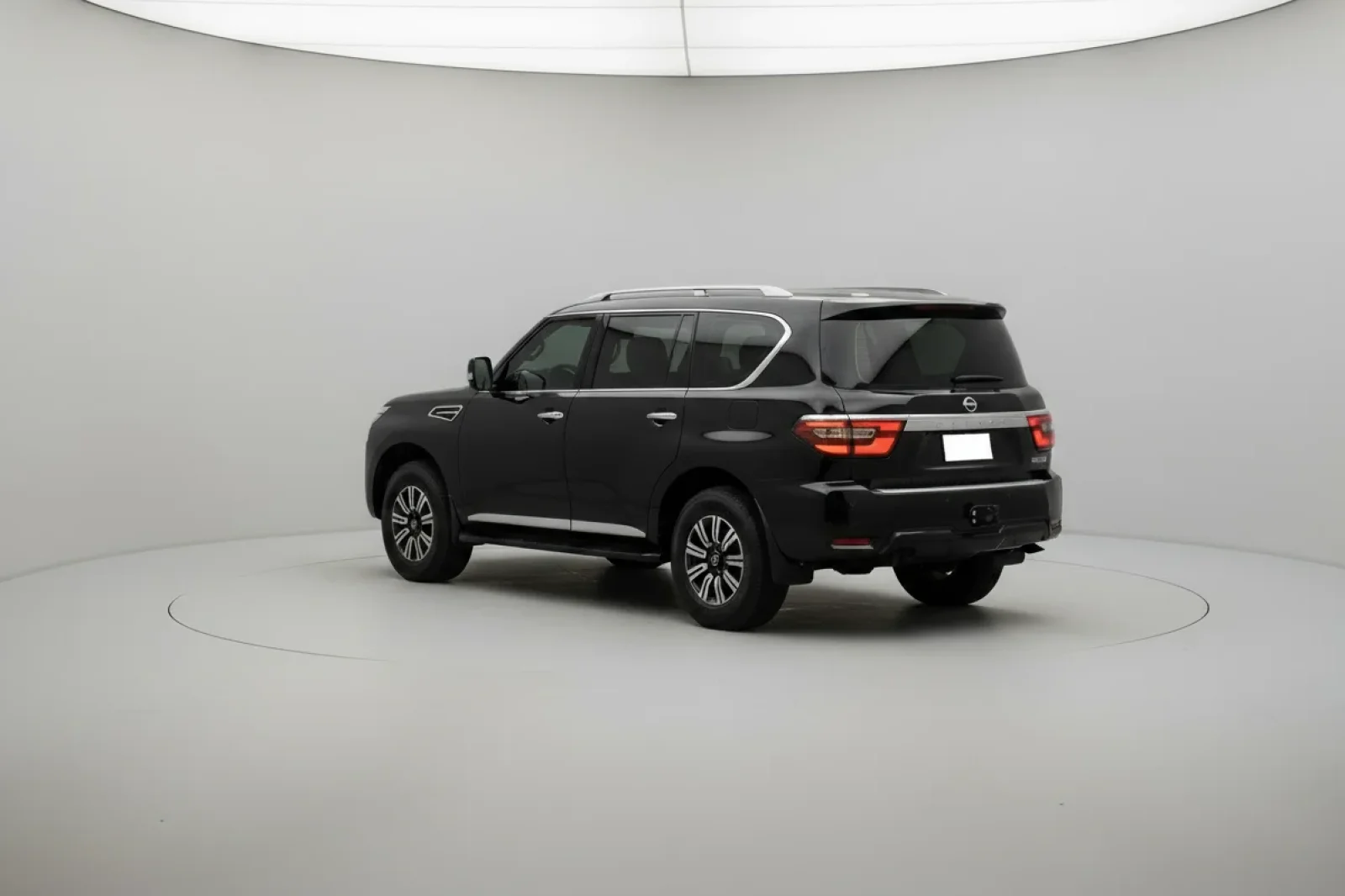 Kiralık Nissan Patrol  Siyah 2022 içinde Dubai - 6 