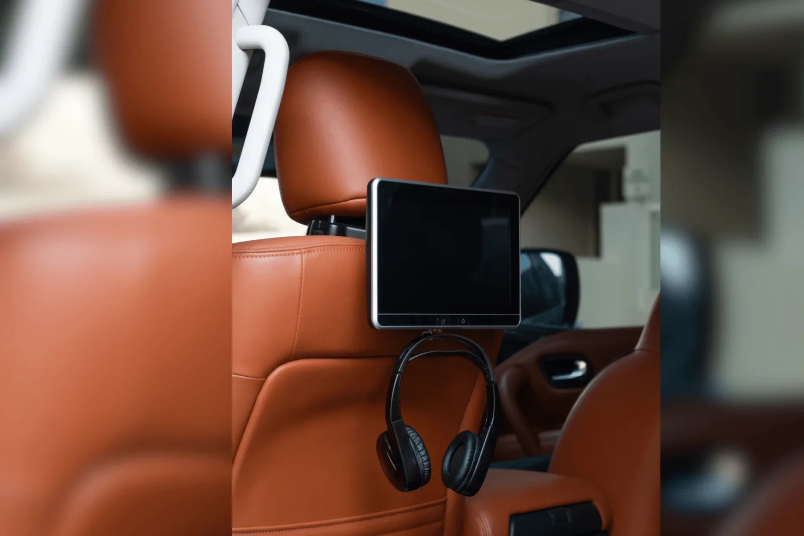 Kiralık Nissan Patrol  Siyah 2022 içinde Dubai - 4 