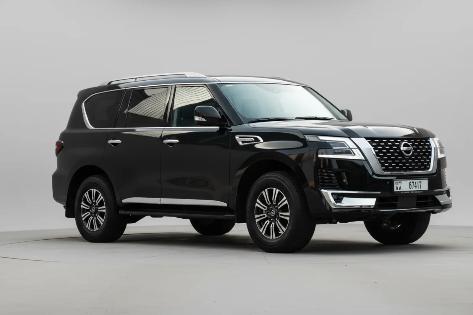 Kiralık Nissan Patrol  Siyah 2022 içinde Dubai - 2 