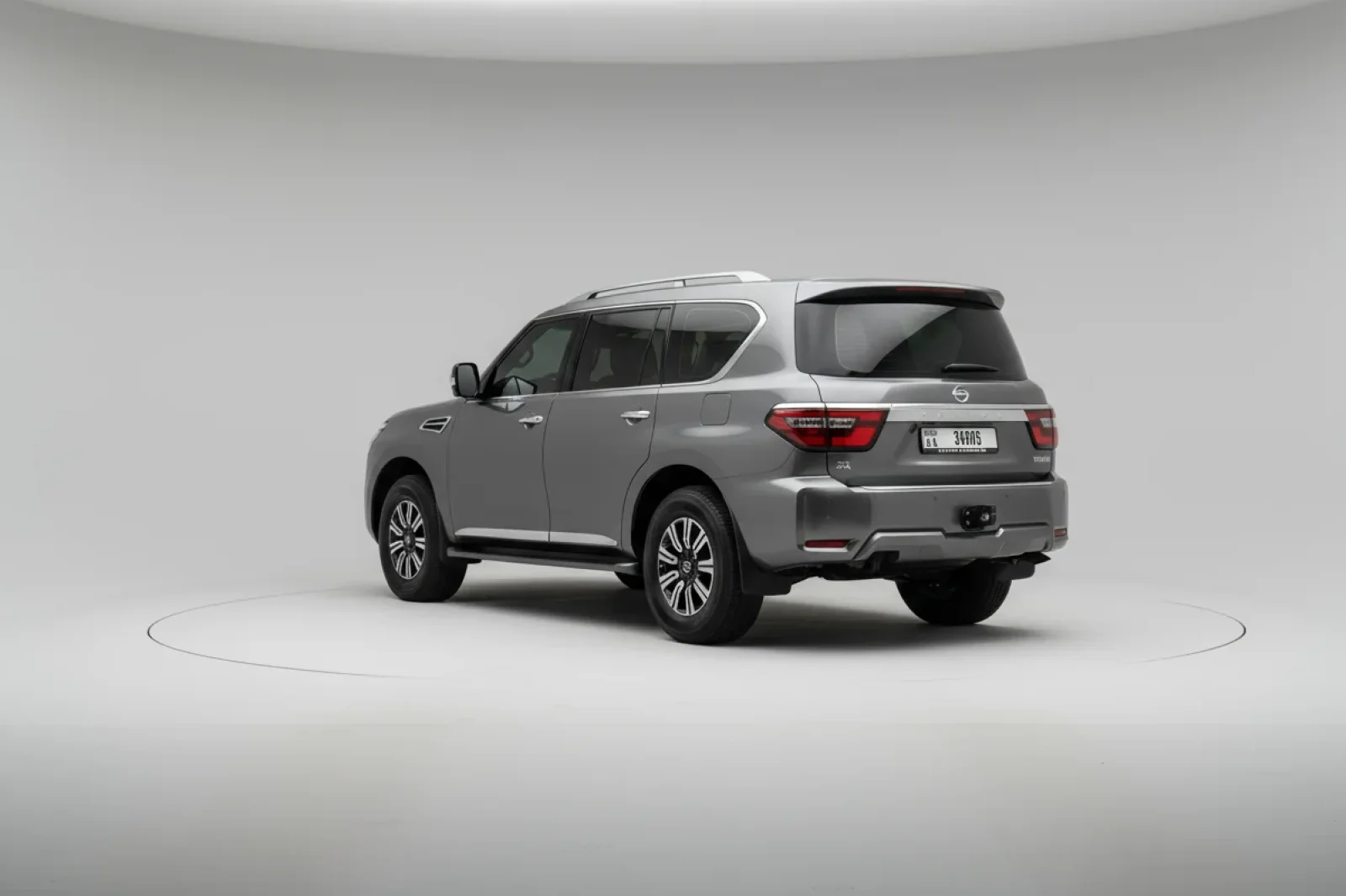 Kiralık Nissan Patrol  Gri 2024 içinde Dubai - 9 