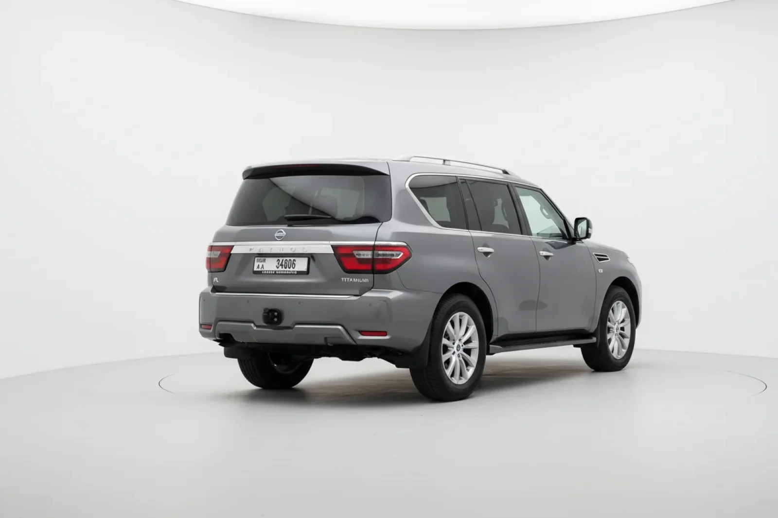 Kiralık Nissan Patrol  Gri 2024 içinde Dubai - 6 