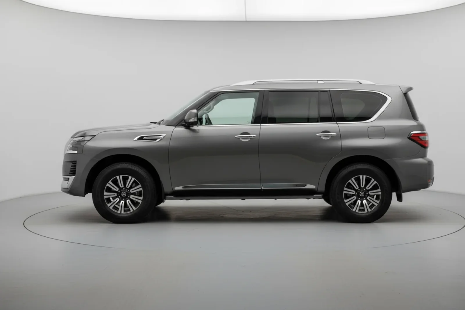 Kiralık Nissan Patrol  Gri 2024 içinde Dubai - 11 