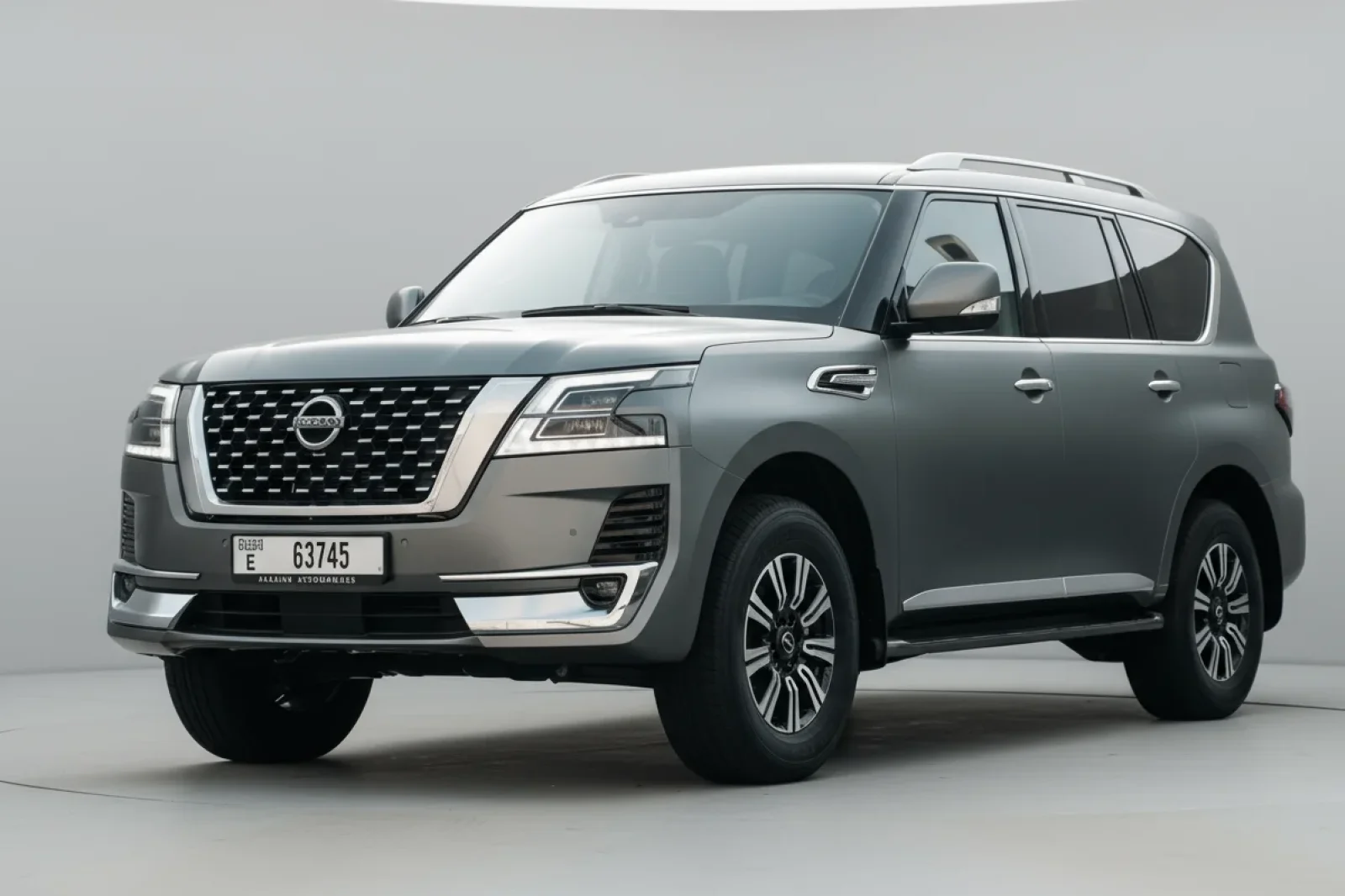 Kiralık Nissan Patrol  Gri 2024 içinde Dubai