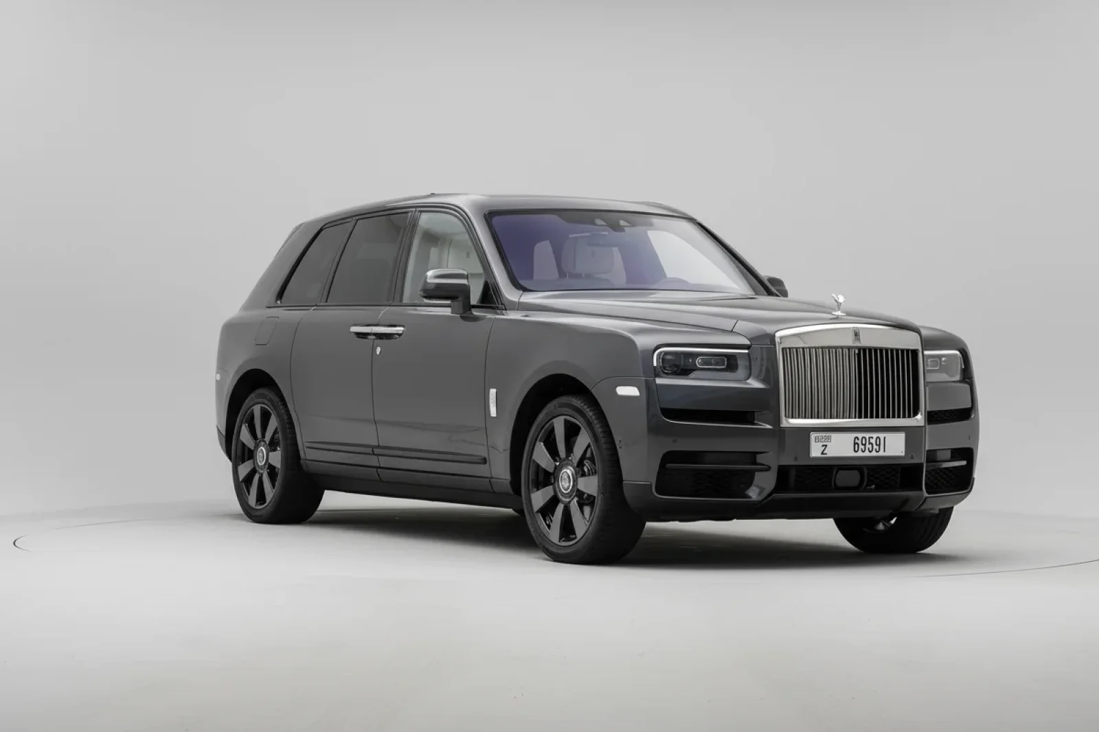Rent Rolls-Royce Cullinan  Grey 2023 in Dubai - 9 