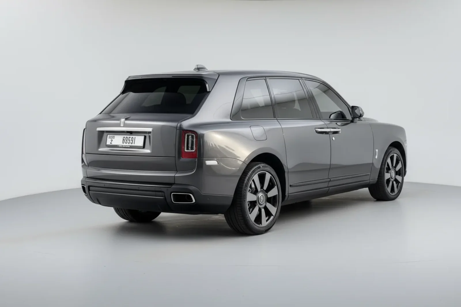 Rent Rolls-Royce Cullinan  Grey 2023 in Dubai - 7 