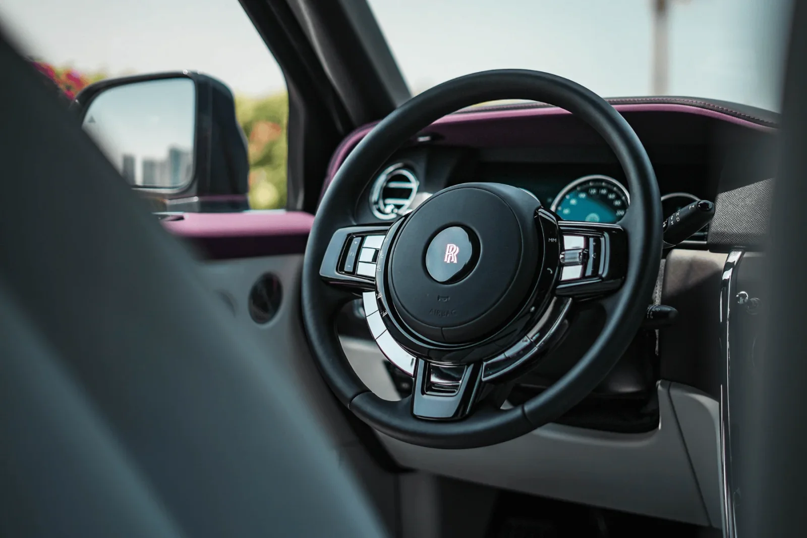 Rent Rolls-Royce Cullinan  Grey 2023 in Dubai - 4 