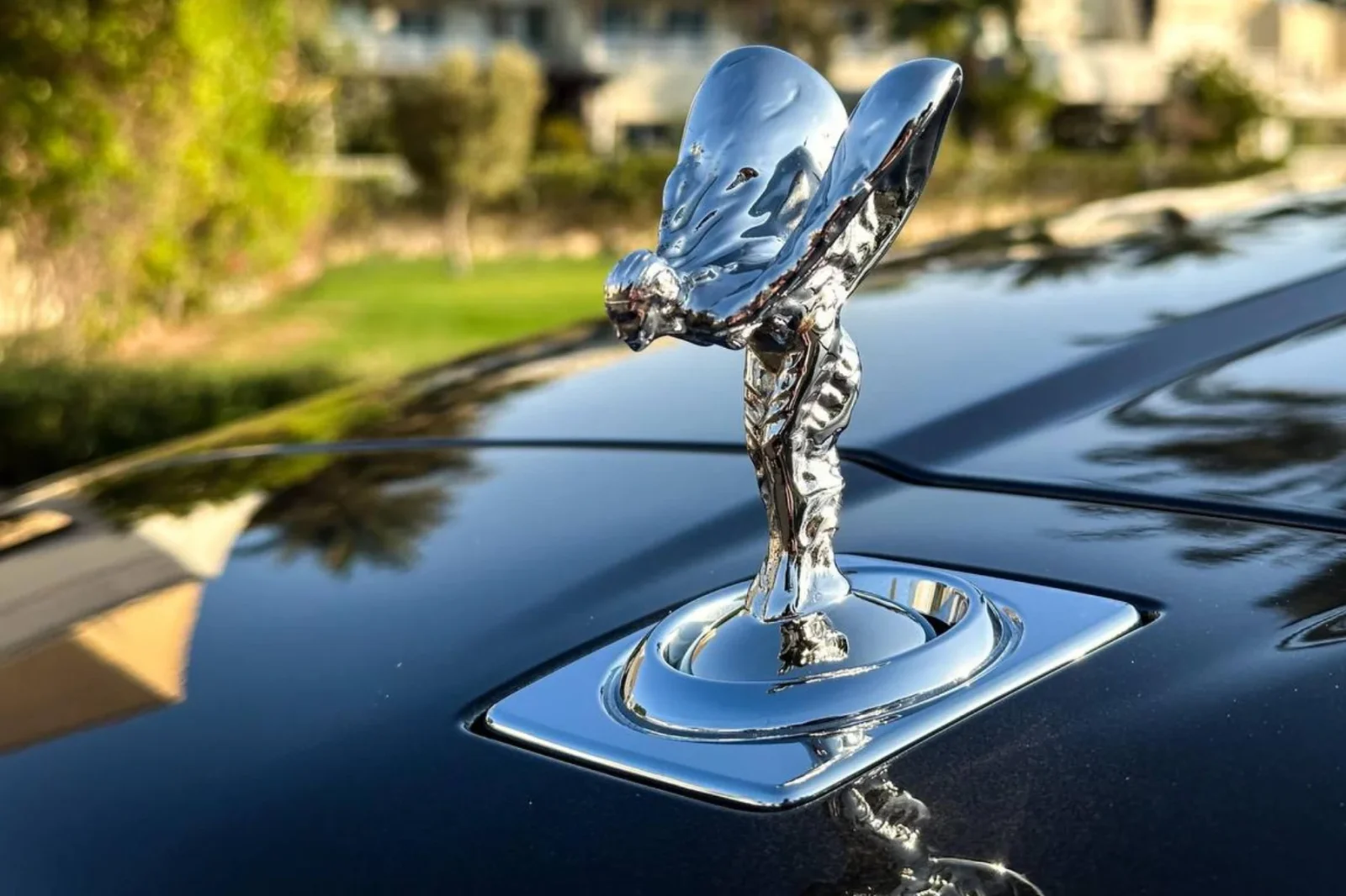 Rent Rolls-Royce Cullinan  Grey 2023 in Dubai - 11 